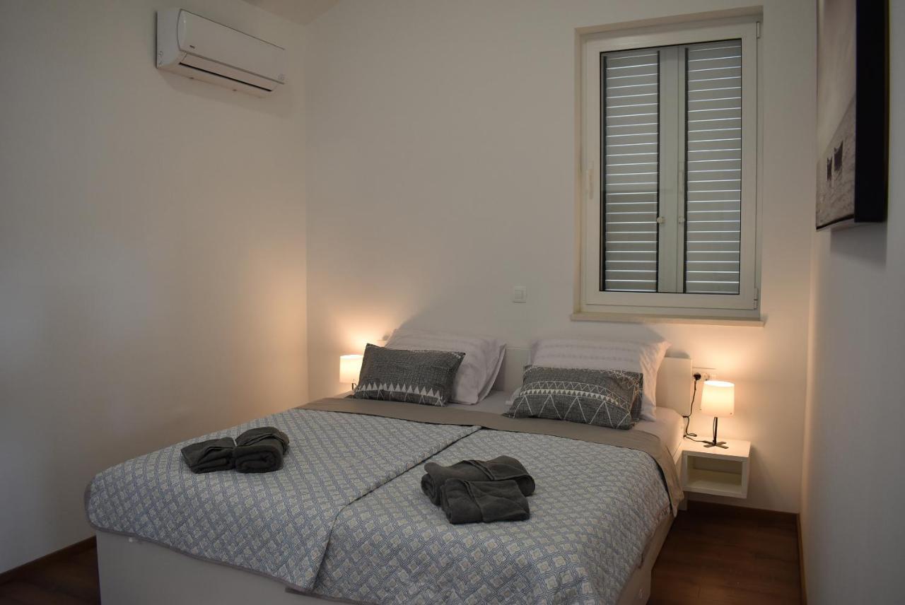 Apartment Aci Marina Rab Banjol ภายนอก รูปภาพ