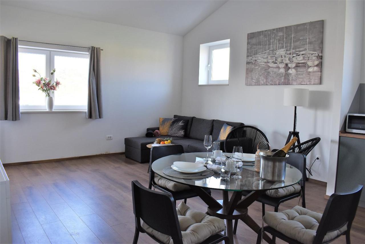 Apartment Aci Marina Rab Banjol ภายนอก รูปภาพ